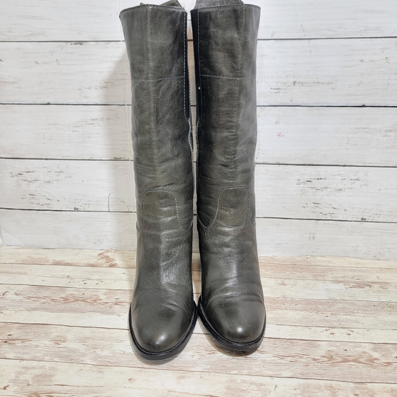 Chanel Leather Mid-Calf Boots From the Fall 2008 Collection by Karl Lagerfeld - Picture 9 of 16